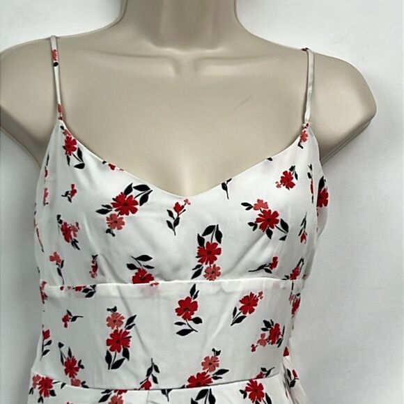 Row A red and white floral fit and flare sundress size large EUC smocked back - Picture 2 of 12
